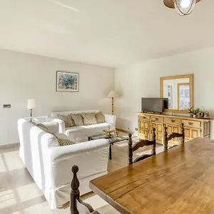 https://apartamento-residencial-2-2.topcostabravahotels.com
